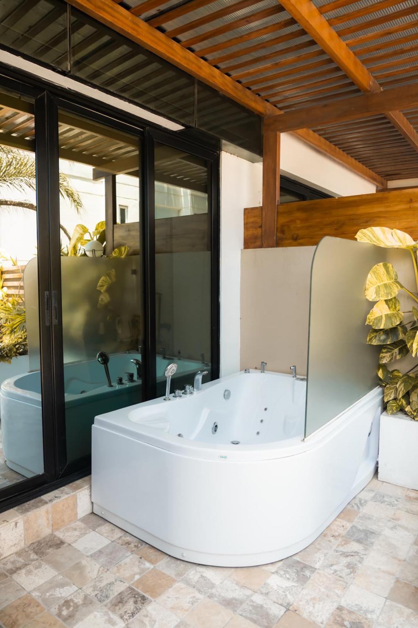 Hotel Poseidon Манта Екстериор снимка