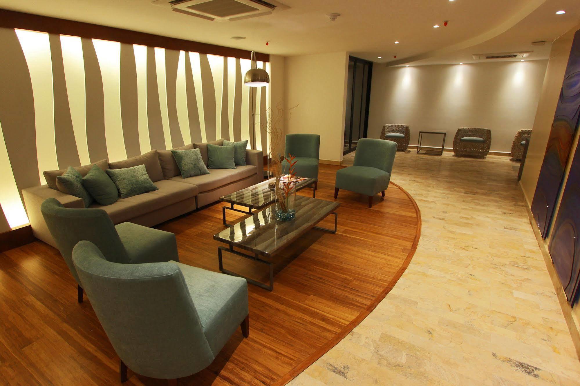 Hotel Poseidon Манта Екстериор снимка