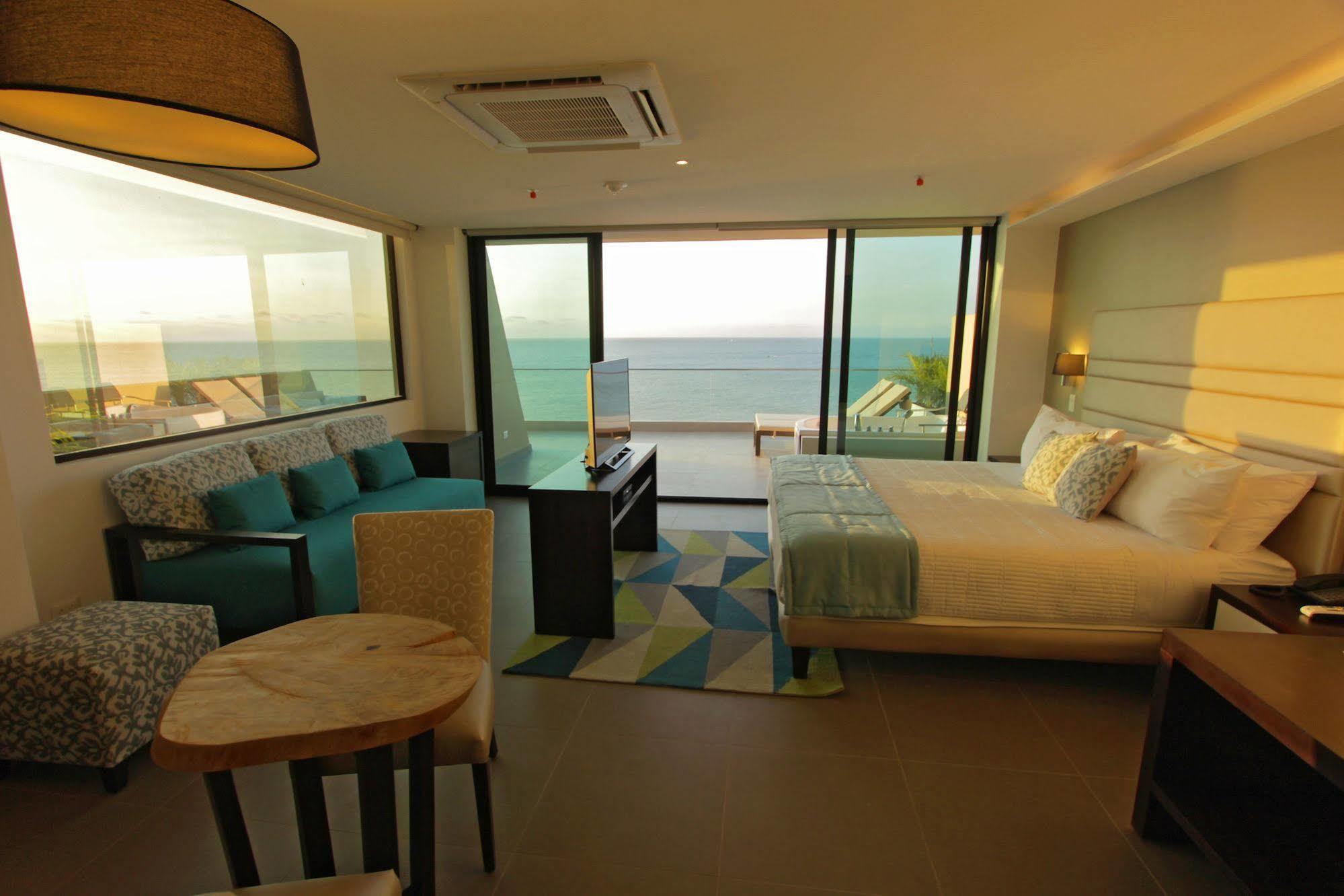 Hotel Poseidon Манта Екстериор снимка