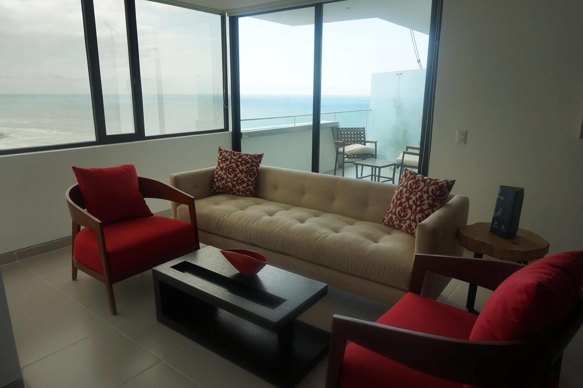 Hotel Poseidon Манта Екстериор снимка