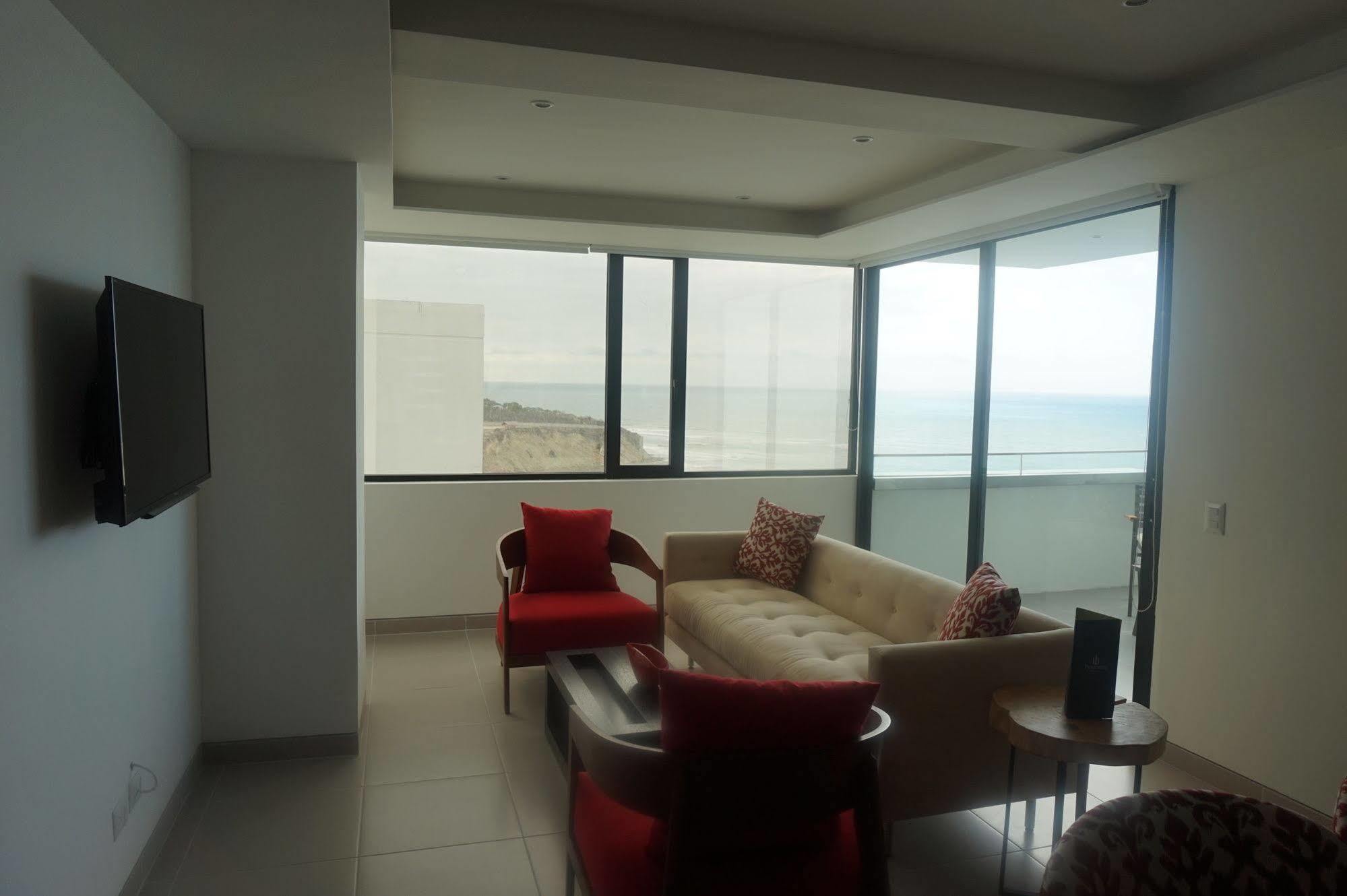 Hotel Poseidon Манта Екстериор снимка
